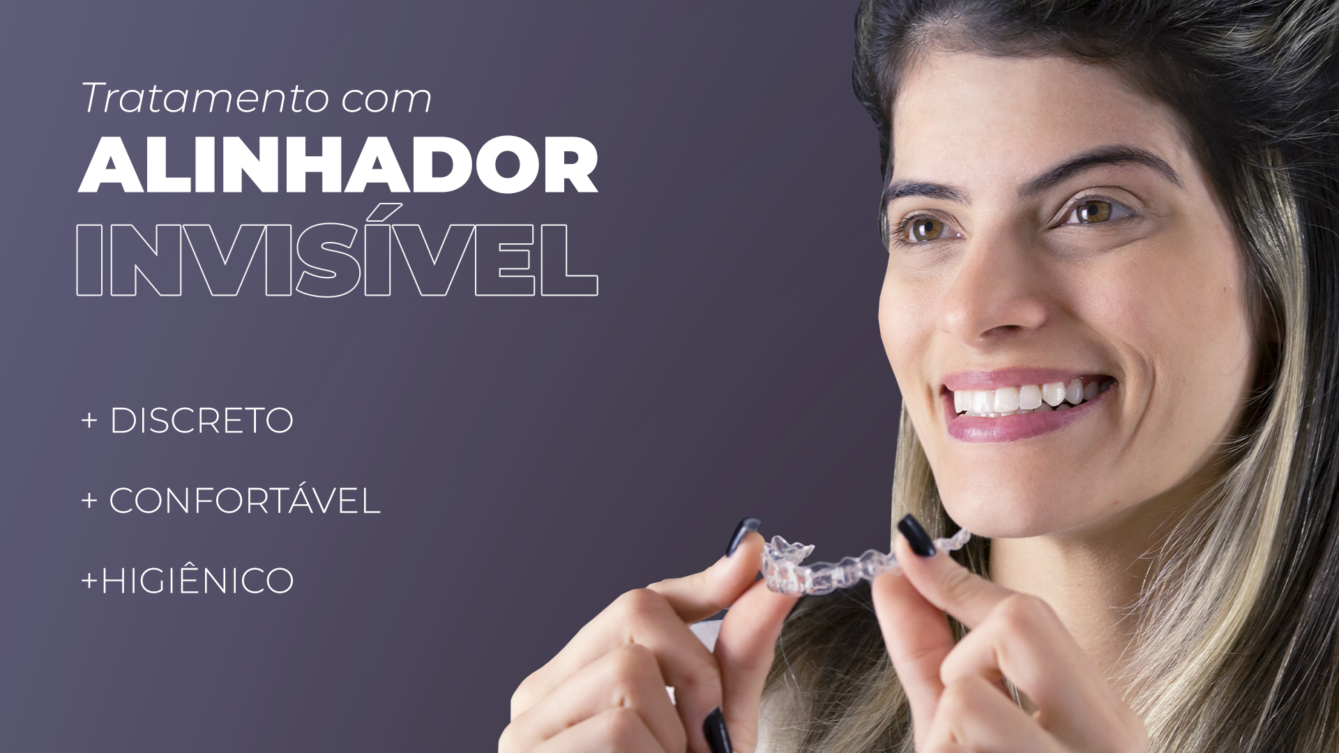Mulher com alinhador invisível